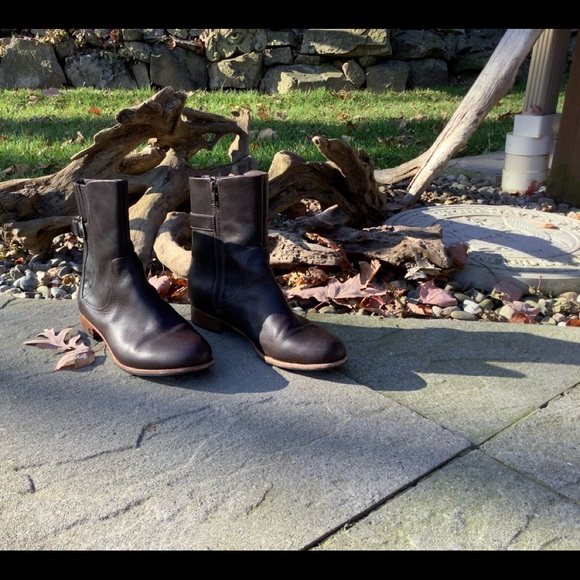 UGG Expresso Leather Finnegan W 10. Great Condition - Picture 9 of 12